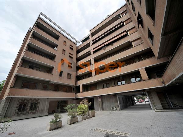 SEMICENTRO: UFFICI IN VENDITA 