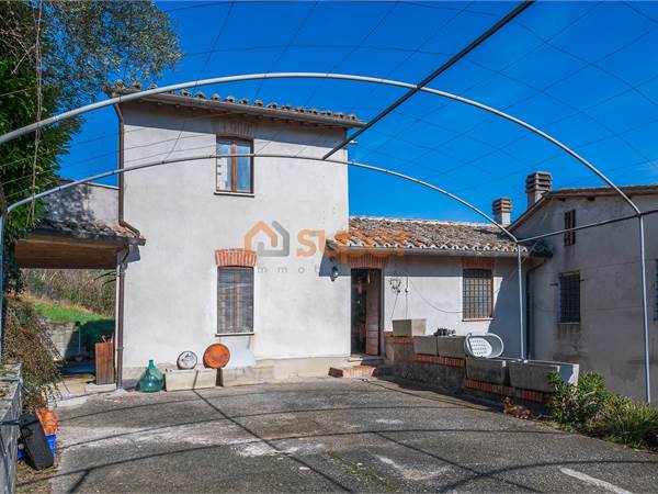 PORZIONE DI CASALE A SAN MARINO(PERUGIA)