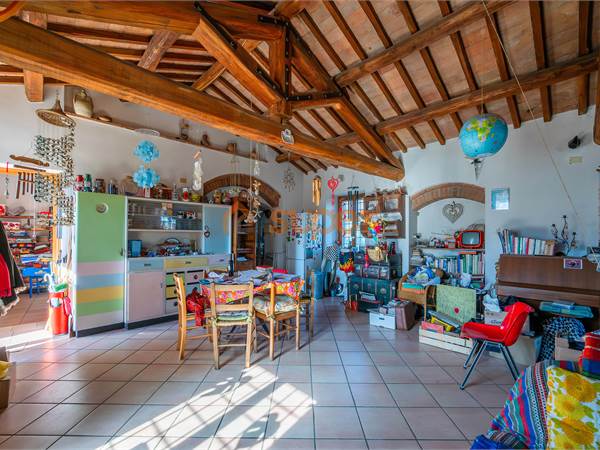 PORZIONE DI CASALE A SAN MARINO (PERUGIA)