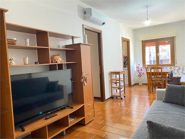 TRILOCALE IN AFFITTO A FERRO DI CAVALLO