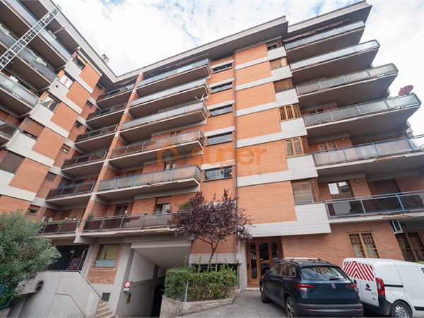 BELLISSIMO TRILOCALE IN VIA ENRICO FERMI A MADONNA