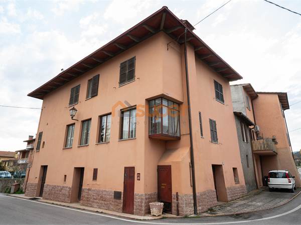 SEMIINDIPENDENTE IN VENDITA A CASTELVIETO