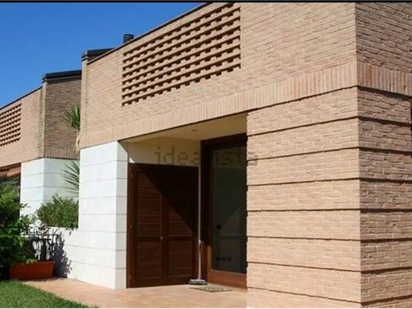 ESCLUSIVA VILLA BIFAMILIARE IN VIA TARCONTE
