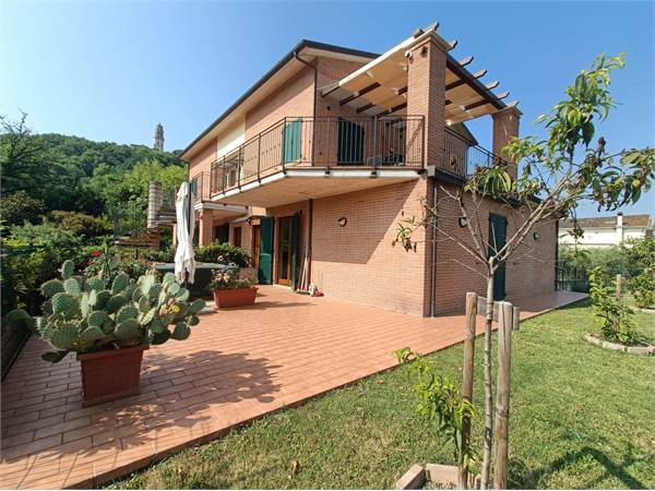 APPARTAMENTO CON GIARDINO A CAPOCAVALLO