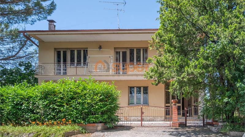 AMPIA SOLUZIONE INDIPENDENTE CON DUE UNITÀ ABITATIVE E GIARDINO – MAGIONE, CASE NUOVE