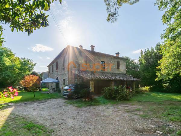 PRESTIGIOSA VILLA IN PIETRA A PONTE PATTOLI