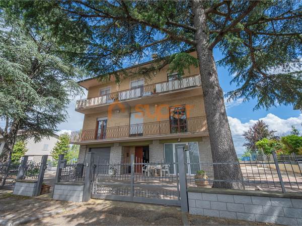 IN VENDITA A SAN MARTINO IN COLLE, CASA BIFAMILIARE