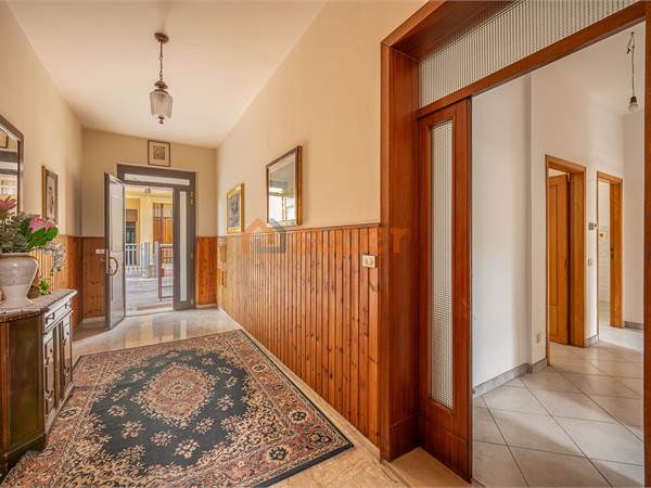 TRILOCALE CON LASTRICATO ESTERNO A PONTE SAN GIOVANNI