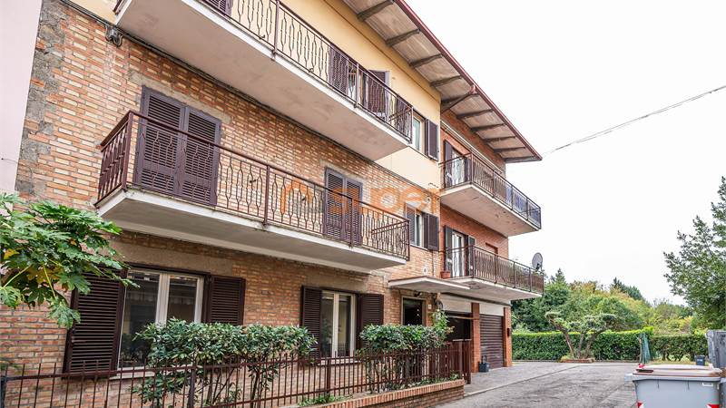 Trilocale con lastricato esterno a Ponte San Giovanni 