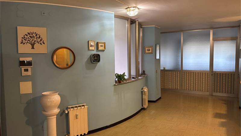 APPARTAMENTO DI AMPIA METRATURA IN ZONA CENTRALE