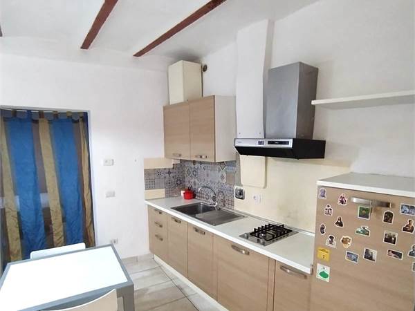 BILOCALE IN CENTRO IN VIA TORRICELLA