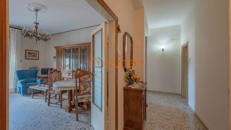 APPARTAMENTO ADIACENTE AL CENTRO STORICO DI FOLIGNO