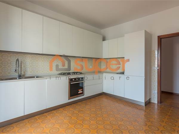 LUMINOSO TRILOCALE A FANO 