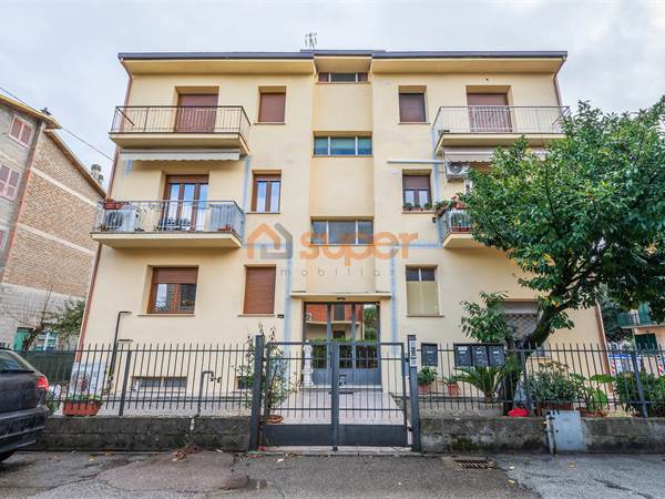 TRILOCALE IN ZONA PONTE VALLECEPPI