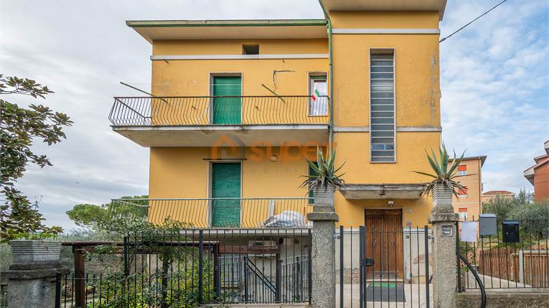 TRILOCALE - VIA PETRARCA