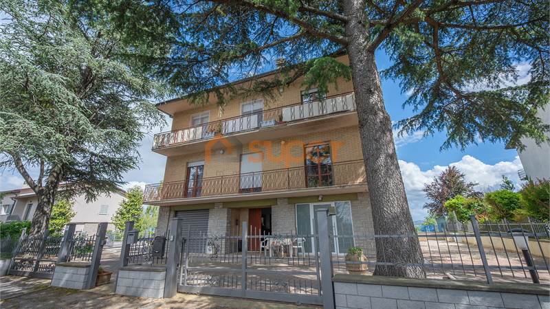 IN VENDITA A SAN MARTINO IN COLLE, CASA BIFAMILIARE