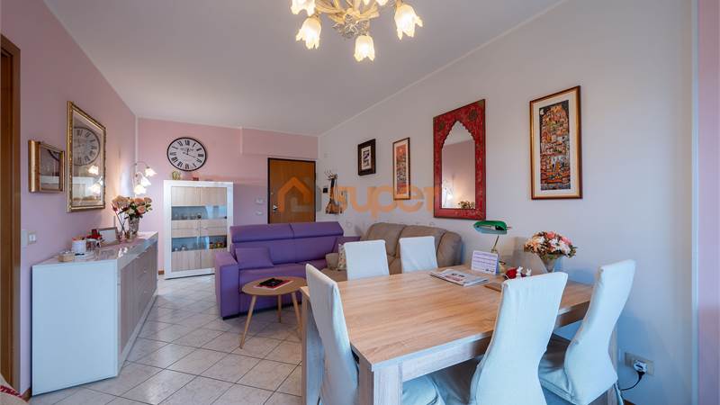 GRAZIOSO APPARTAMENTO TRILOCALE IN ZONA CENTRALE