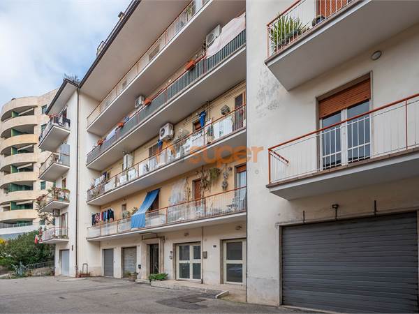 APPARTAMENTO QUADRILOCALE ZONA STAZIONE