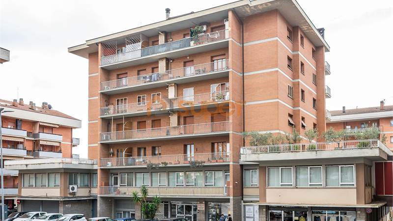 UFFICIO DI AMPIA METRATURA  RISTRUTTURATO