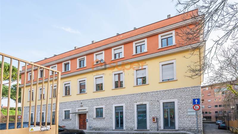 UFFICIO CON POSSIBILITA' DI CAMBIO DI USO