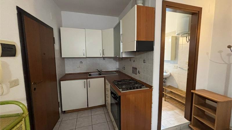 AFFITTO IN VIA DELLA VIOLA - DISPONIBILE DA SETTEMBRE