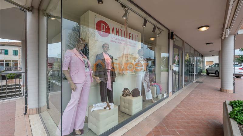 AFFITTO LOCALE COMMERCIALE A MAGIONE
