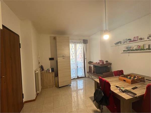 APPARTAMENTO TRILOCALE A CASTE DEL PIANO