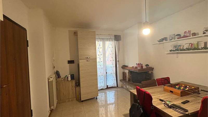 APPARTAMENTO TRILOCALE A CASTE DEL PIANO