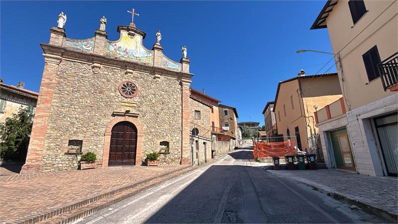 STORICO CIELO-TERRA DA RISTRUTTURARE A RIPAPIANCA