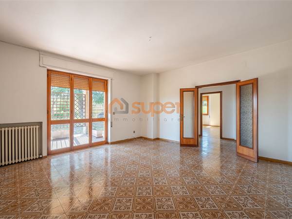 APPARTAMENTO AL PIANO TERRA IN CASA SINGOLA