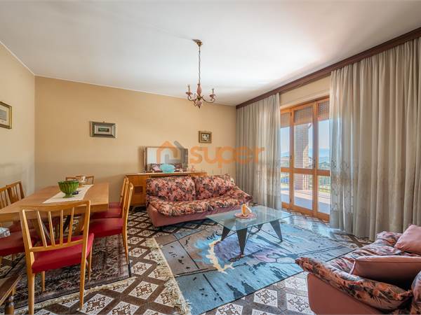 APPARTAMENTO AL PRIMO PIANO IN CASA SINGOLA