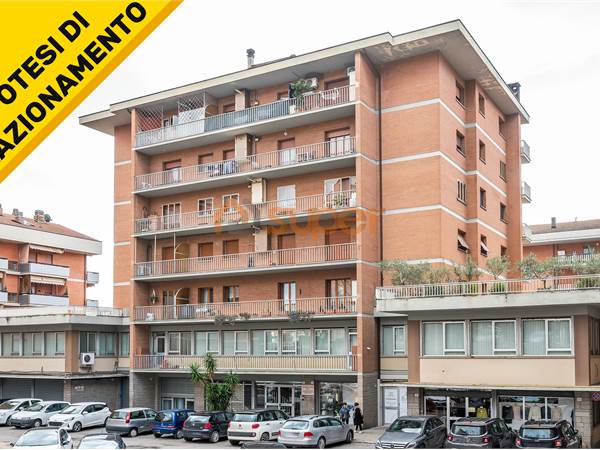 UFFICIO DI AMPIA METRATURA  RISTRUTTURATO FRAZIONATO