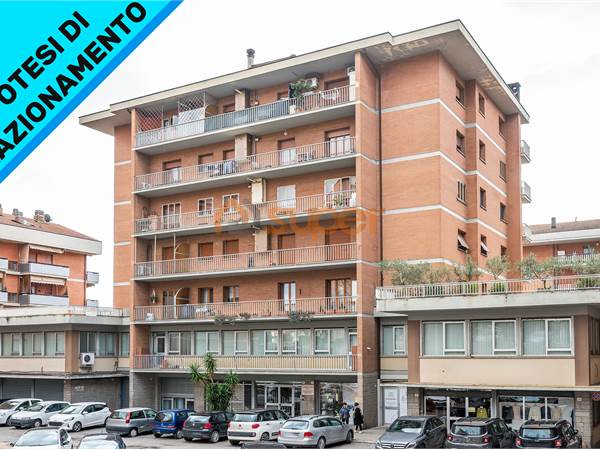 UFFICIO DI AMPIA METRATURA  RISTRUTTURATO FRAZIONATO