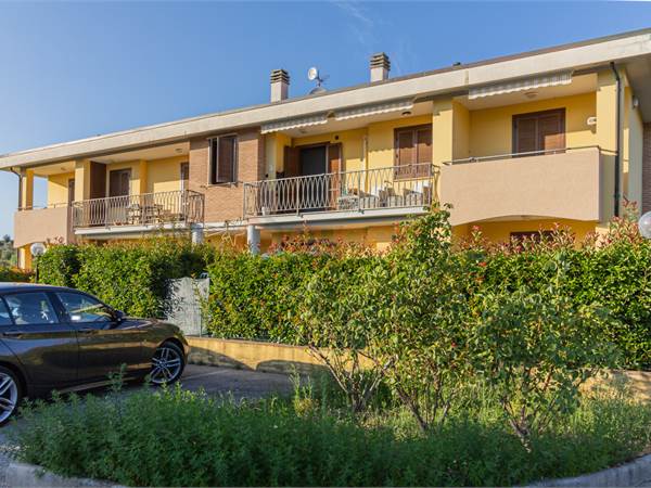 TRILOCALE CON TERRAZZO ABITABILE A CASA DEL DIAVOLO