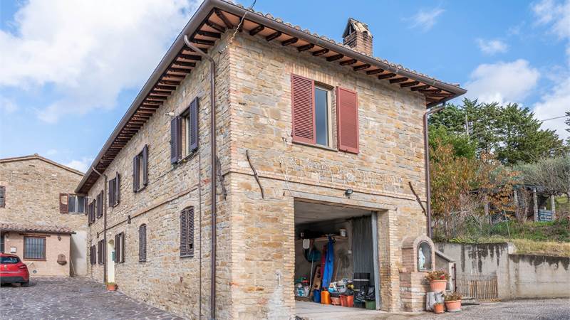 CASALE IN PIETRA ASSISI - SAN FORTUNATO. 