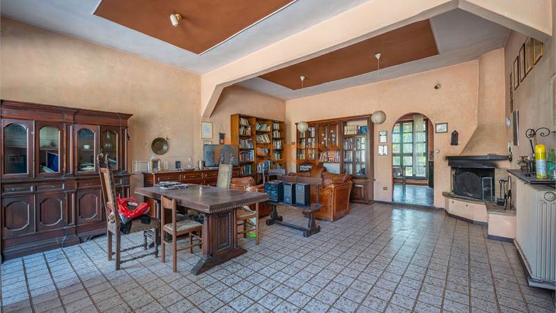 CASA SINGOLA CON GIARDINO