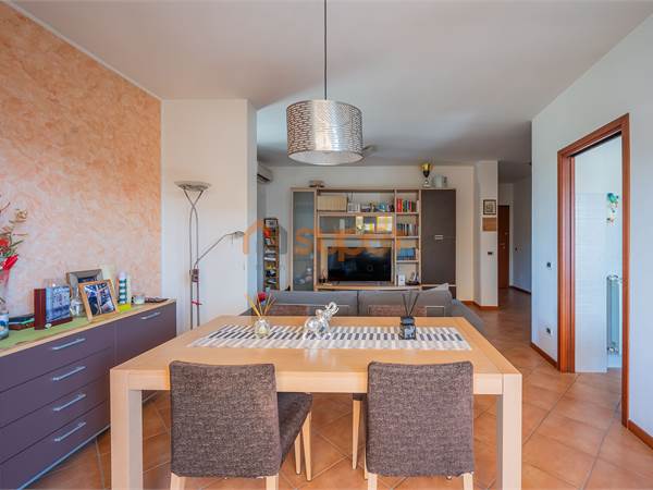 ATTICO CON TERRAZZO A PONTE FELCINO