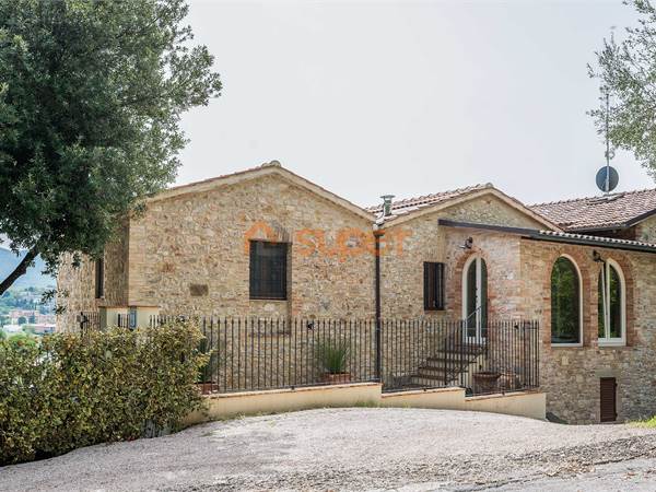 VILLA BIFAMILIARE IN PIETRA A MANTIGNANA