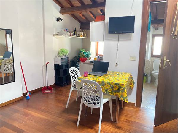 MONOLOCALE IN AFFITTO PER STUDENTI - DISPONIBILE DA OTTOBRE 