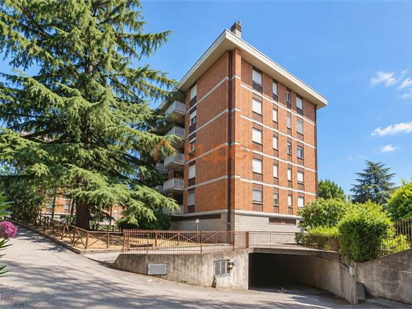 TRILOCALE RISTRUTTURATO A FERRO DI CAVALLO