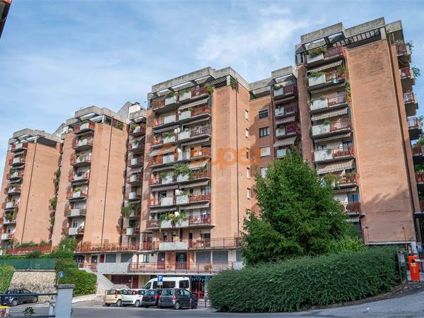 PENTALOCALE A MONTELUCE 