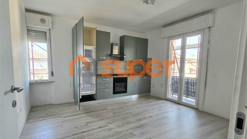 TRILOCALE RISTRUTTURATO E SENZA CONDOMINIO