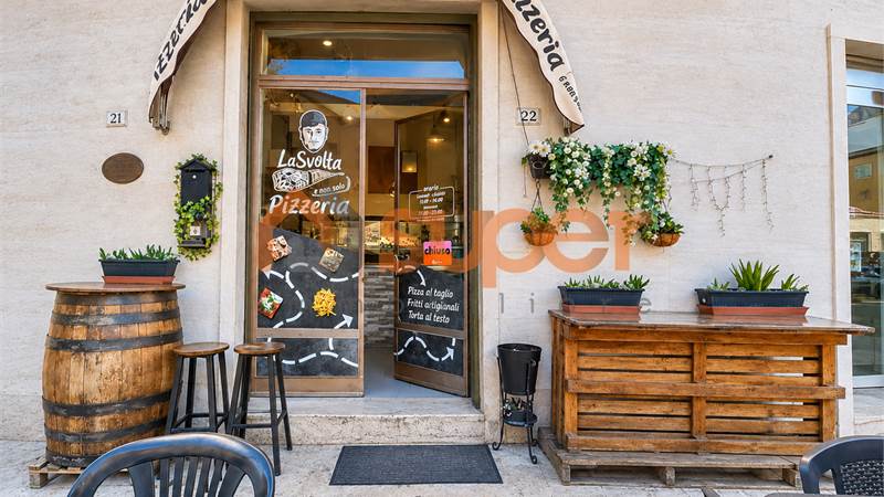 CEDESI PIZZERIA AVVIATA IN PIAZZA MAZZINI – BASTIA UMBRA