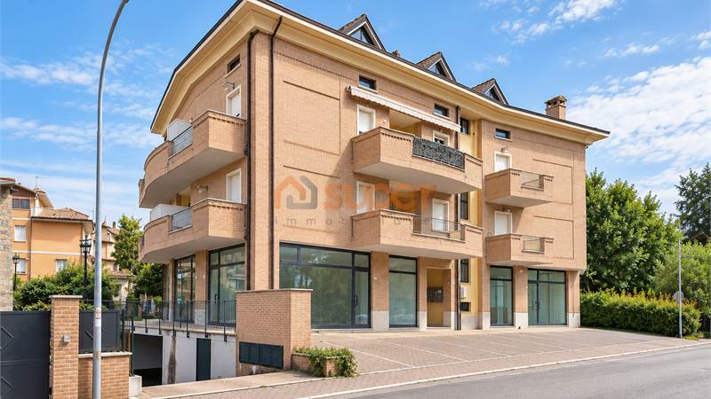 LUMINOSO APPARTAMENTO SU DUE LIVELLI CON VISTA PANORAMICA 